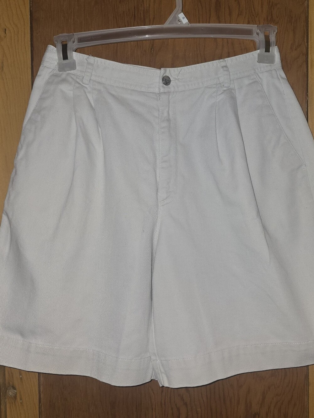 Liz claiborne new no tags 12 petite khaki knee length cargo shorts w/ pockets